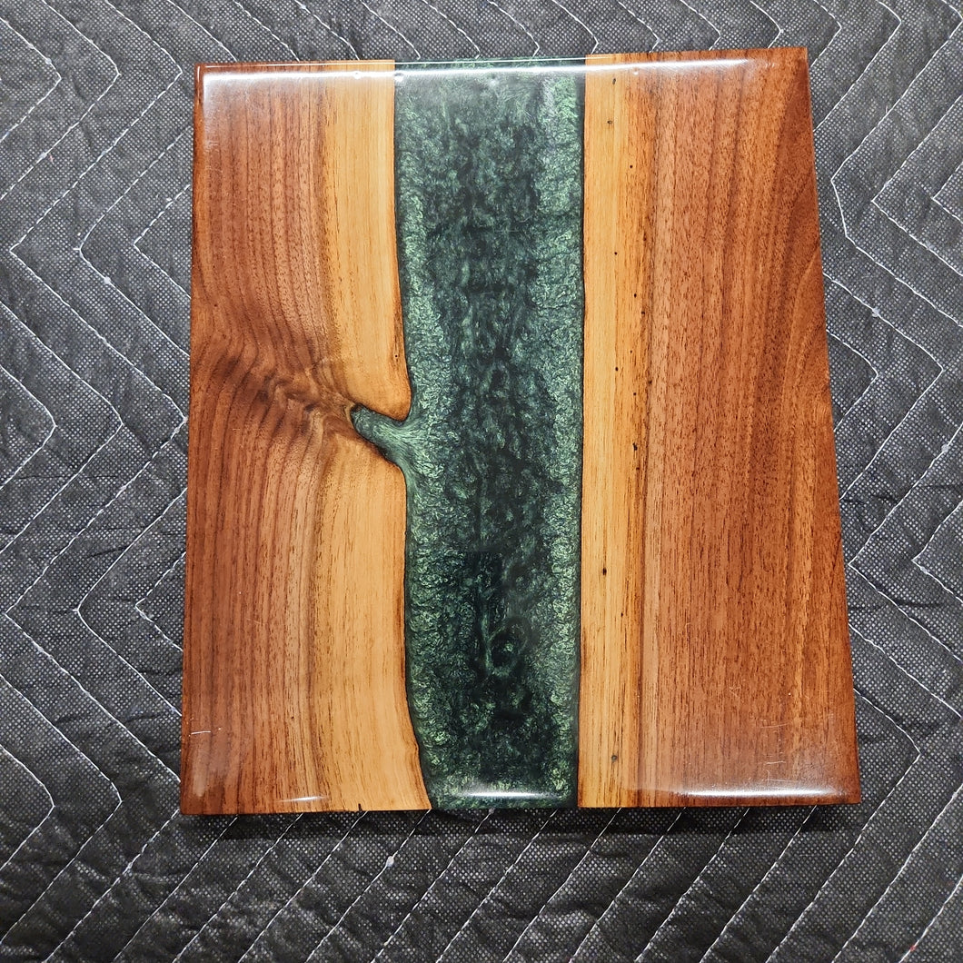 9 x 12 epoxy cutting board