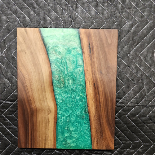 9 x 12 epoxy cutting board