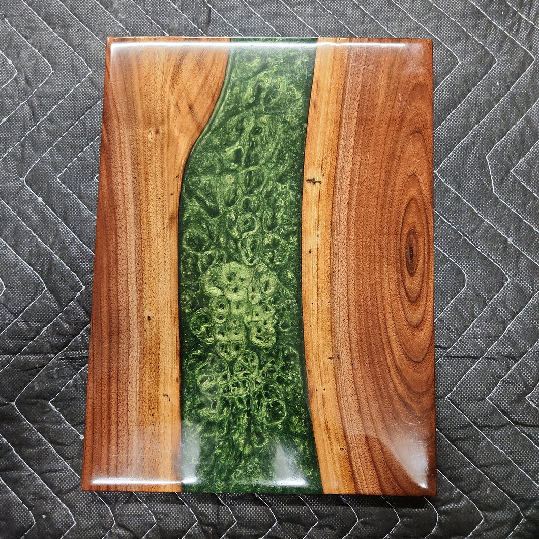 9 x 12 epoxy cutting board