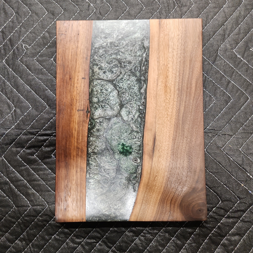 9 x 12 epoxy cutting board