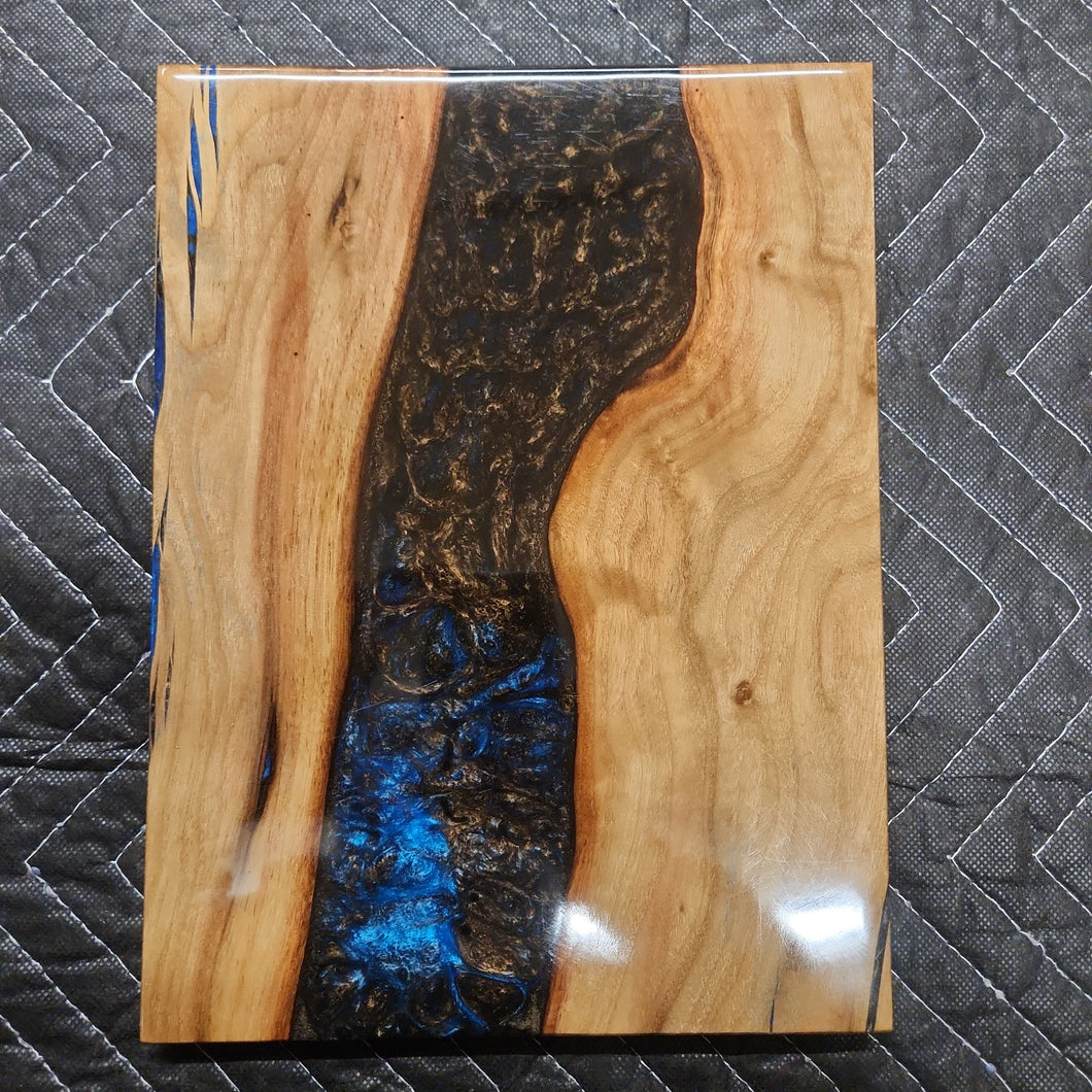 9 x 12 epoxy cutting board