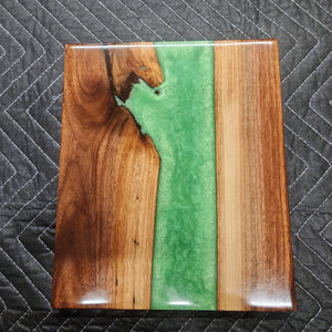 9 x 12 epoxy cutting board