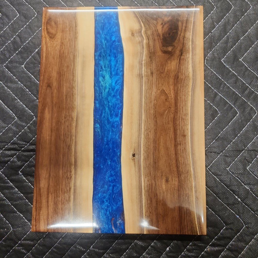 9 x 12 epoxy cutting board