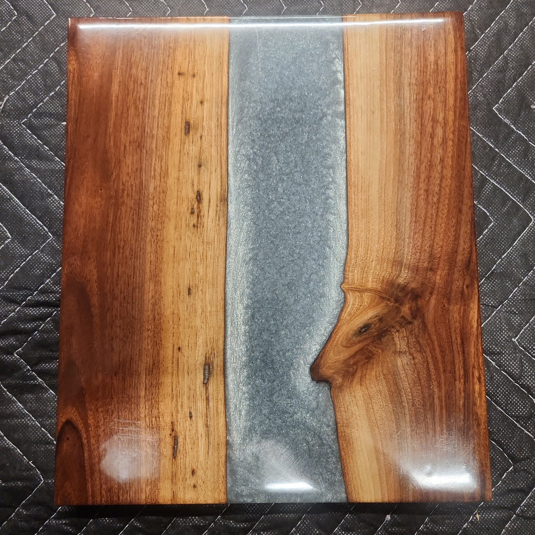 9 x 12 epoxy cutting board