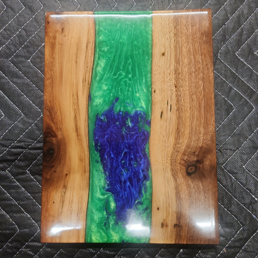 9 x 12 epoxy cutting board