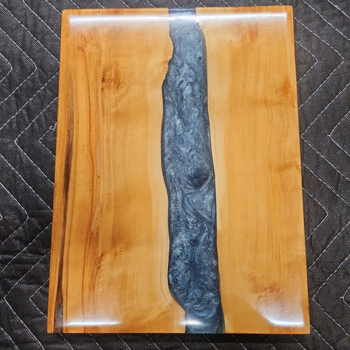 9 x 12 epoxy cutting board