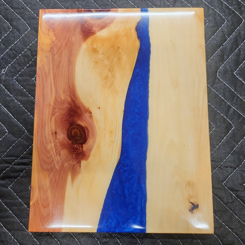 9 x 12 epoxy cutting board